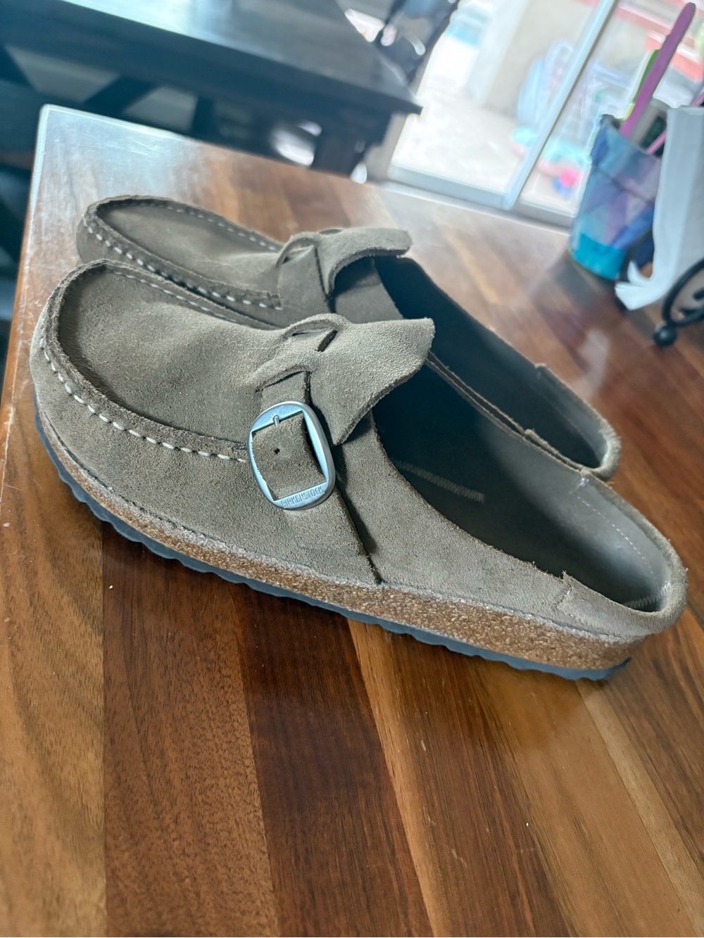 Birkenstock women’s Buckley suede clog- LIKE NEW!
